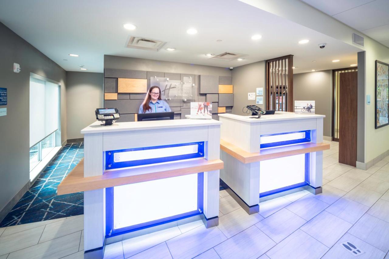 Holiday Inn Express - Brevard By Ihg Exterior photo