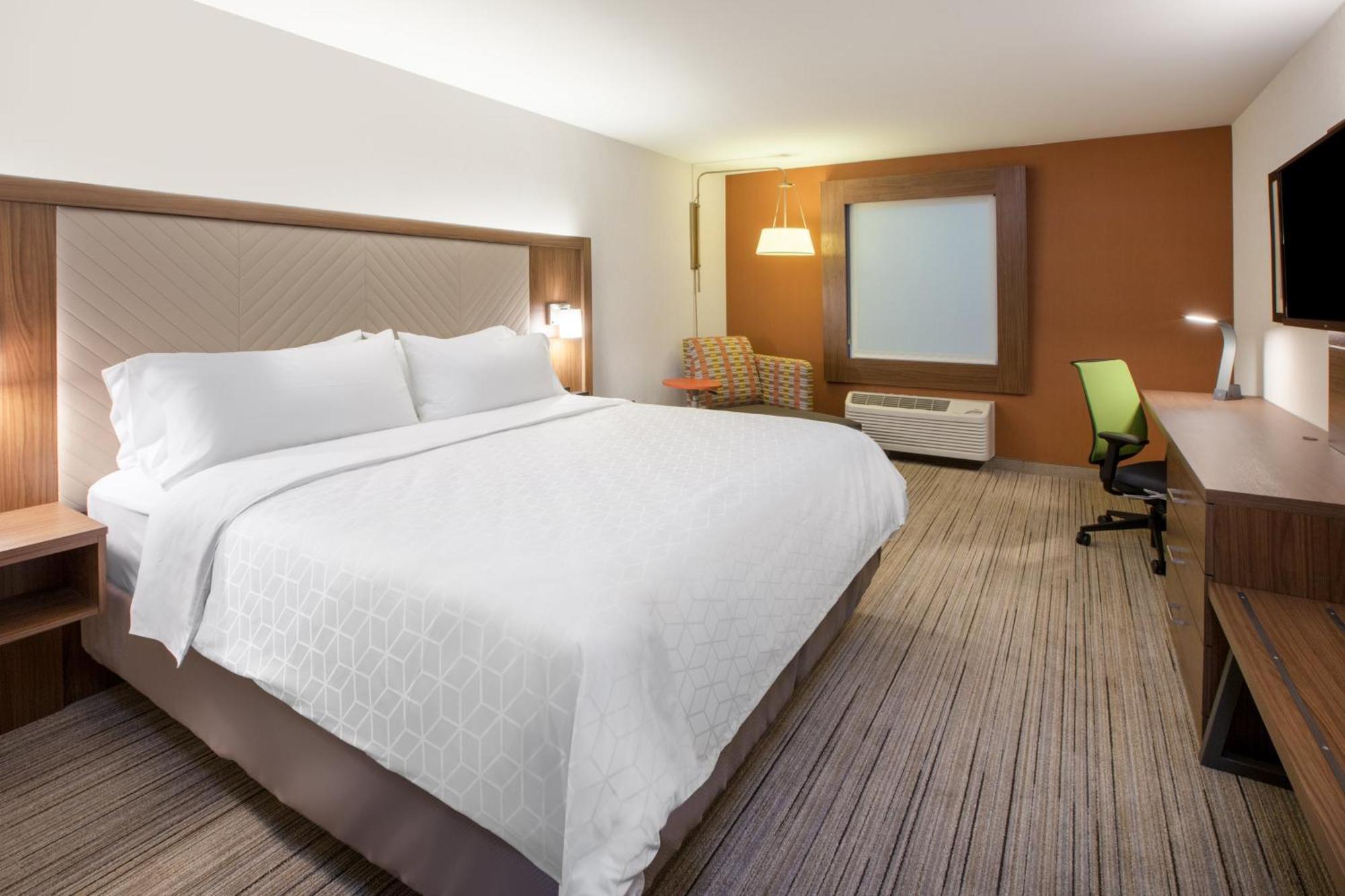 Holiday Inn Express - Brevard By Ihg Exterior photo